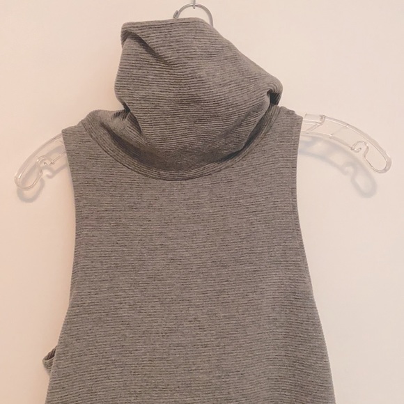 High turtle neck dress from Banana Republic - Picture 2 of 6